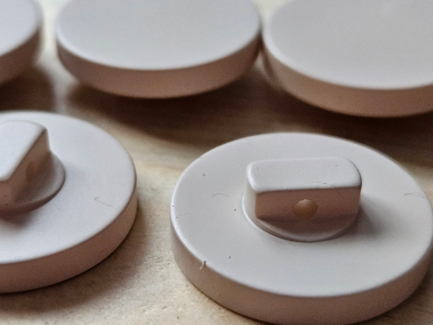 RESIN SHANK Toasted Oatmeal / 21mm - 4 buttons / Resin Shank Buttons / Sewing Buttons