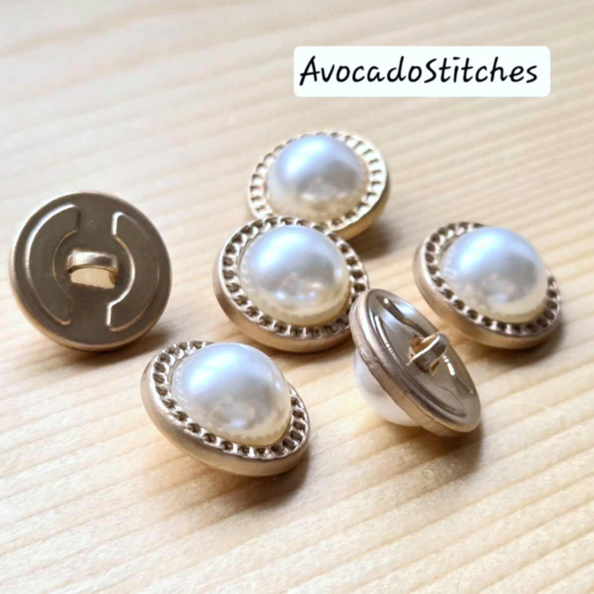 IVORY ELEGANCE / 18mm - Set of 6 buttons / Metal Shank Buttons / Sewing Buttons