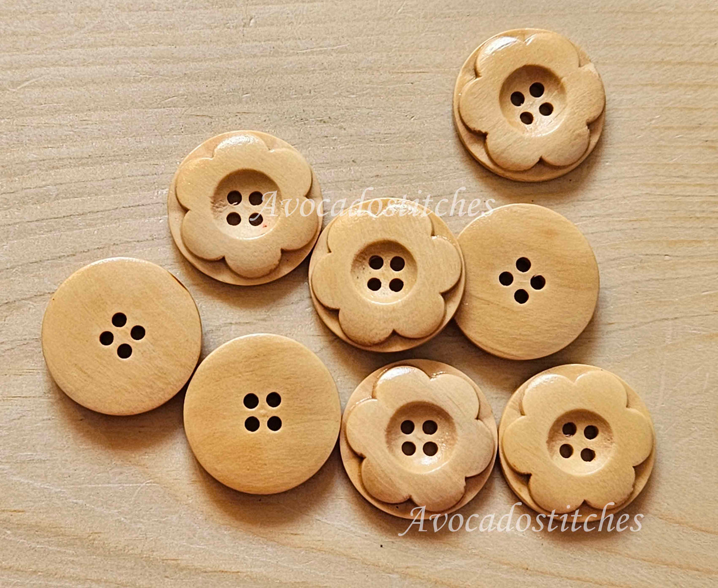 VINTAGE FLOWER ROUND Beige / 25mm - 6 buttons / Wooden Buttons / Sewing Buttons