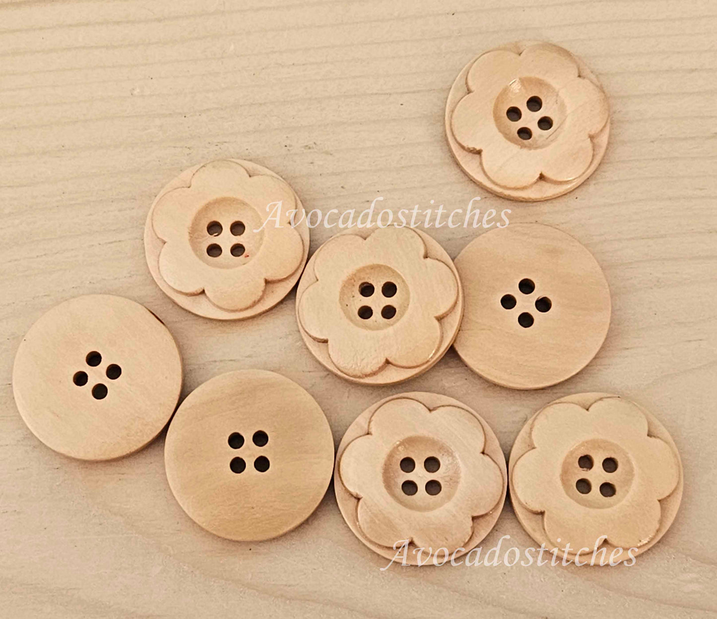 VINTAGE FLOWER ROUND Beige / 25mm - 6 buttons / Wooden Buttons / Sewing Buttons