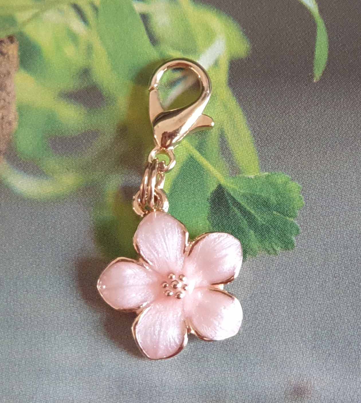 5-Petal Floral - PINK / Planner Charm / Journal Charm / Zipper Pull /Bookmark Charm / Planner accessories