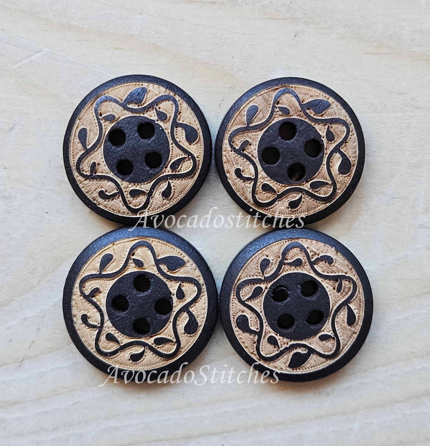 ANCIENT STAR / 18mm - 4 buttons / Wooden Buttons