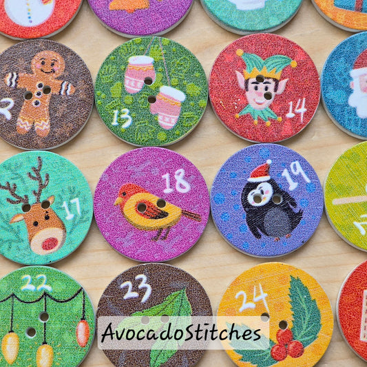 AVENT BUTTONS / 25 Holiday Count Down buttons / Wooden Buttons / Sewing Buttons