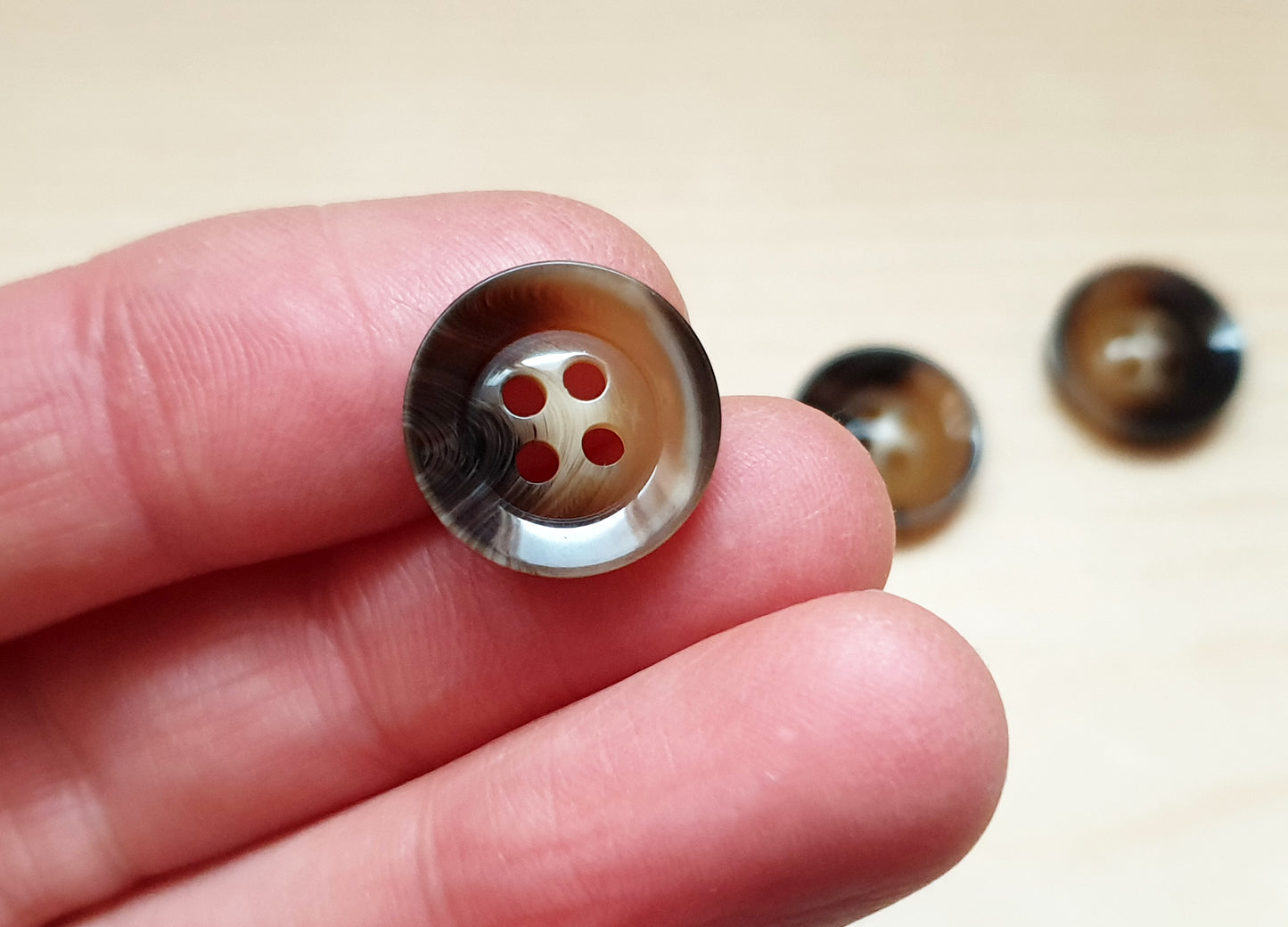 BROWN MOONSTONE / 15-30 mm / Resin Buttons / Sewing Buttons