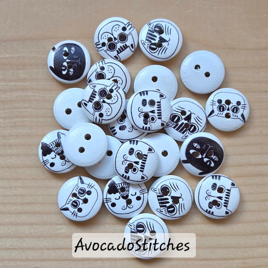 BLACK & WHITE CAT/ 15mm - 8 buttons / Wooden Buttons / Sewing Buttons