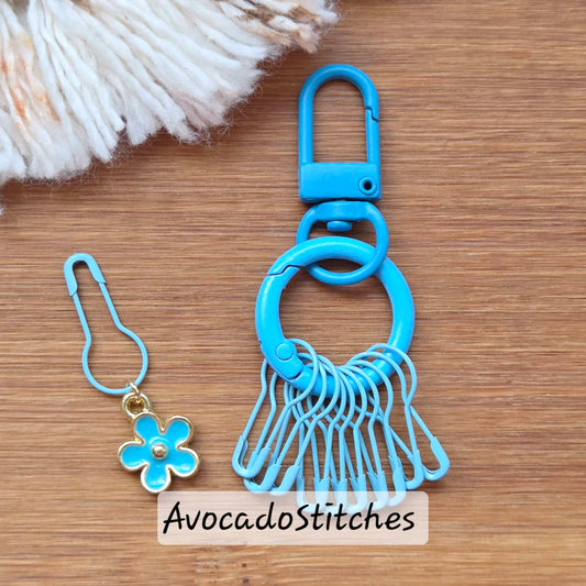 BABY BLUE DAISY / Stitch Markers with Matching Holder & Bulb Pins / 12 pieces / Knitting Crochet Stitch Markers Set / Notions