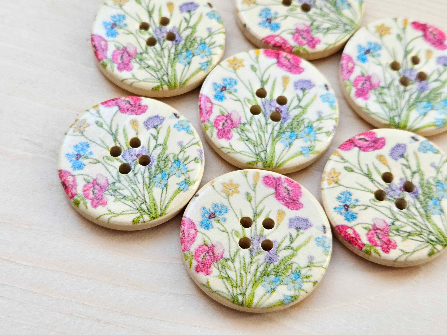 CARNATION BABYLON / 30mm / Set of 6 buttons / Wooden Buttons / Sewing Buttons