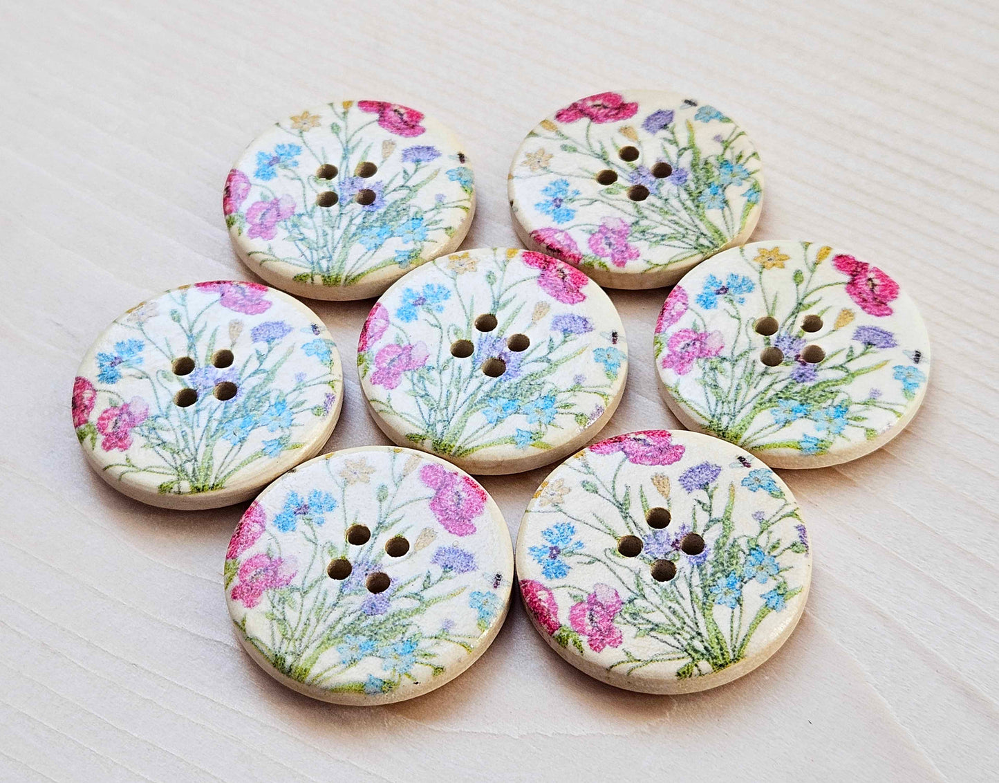 CARNATION BABYLON / 30mm / Set of 6 buttons / Wooden Buttons / Sewing Buttons