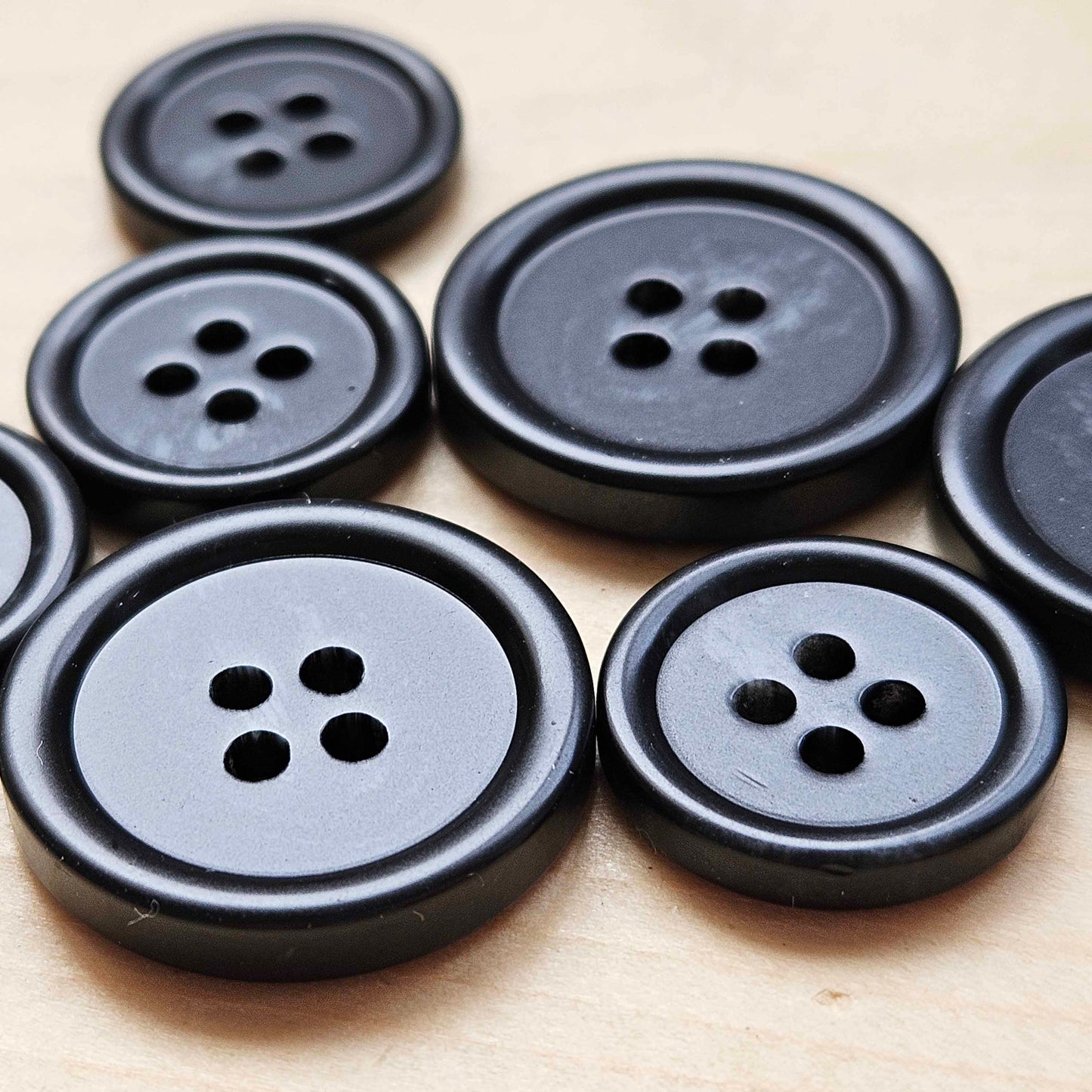 RESIN Black Onyx / 18-23mm / Resin Buttons / Sewing Buttons