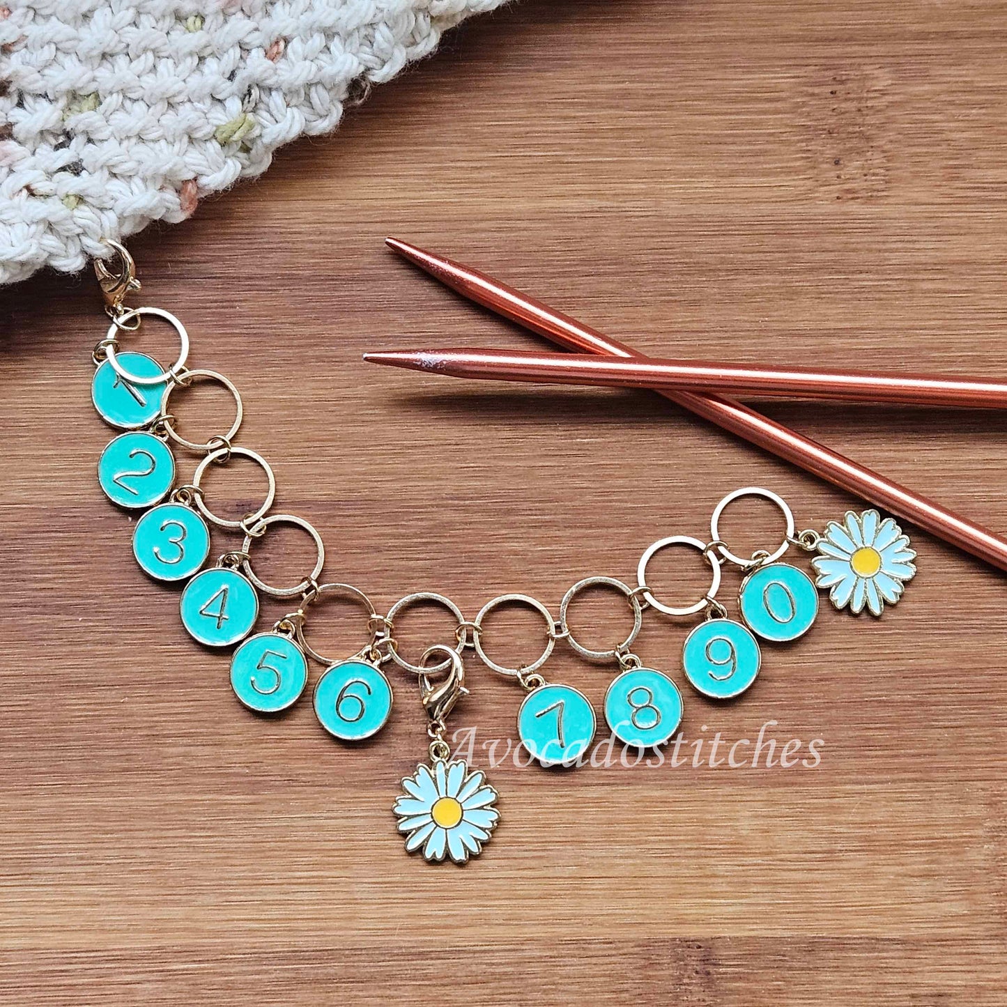 TURQUOISE BLUE Daisy Progress Keeper Chain / Numbered Stitch Markers Chain / Row Counter Chain / Knitting Stitch Markers / Notions
