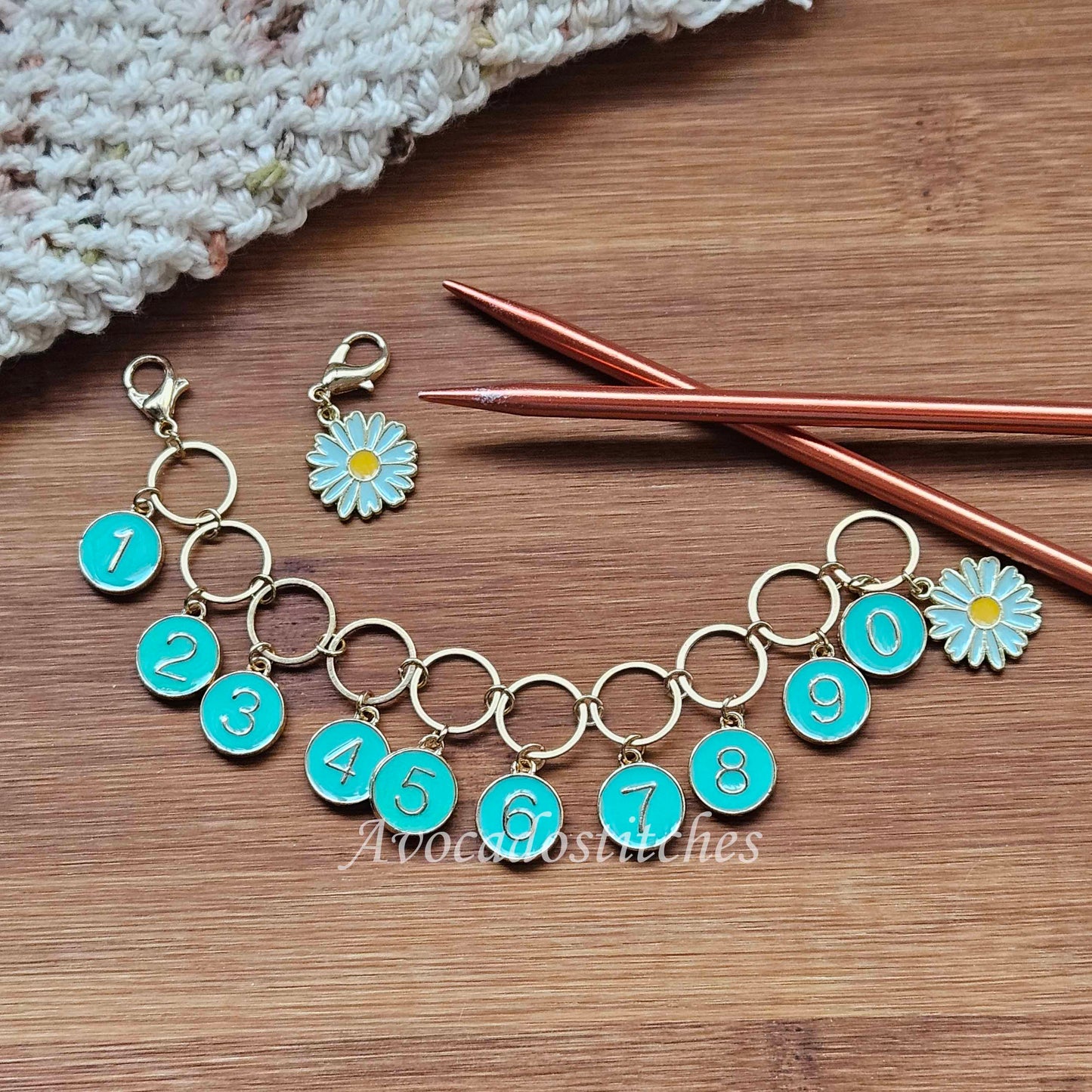 TURQUOISE BLUE Daisy Progress Keeper Chain / Numbered Stitch Markers Chain / Row Counter Chain / Knitting Stitch Markers / Notions
