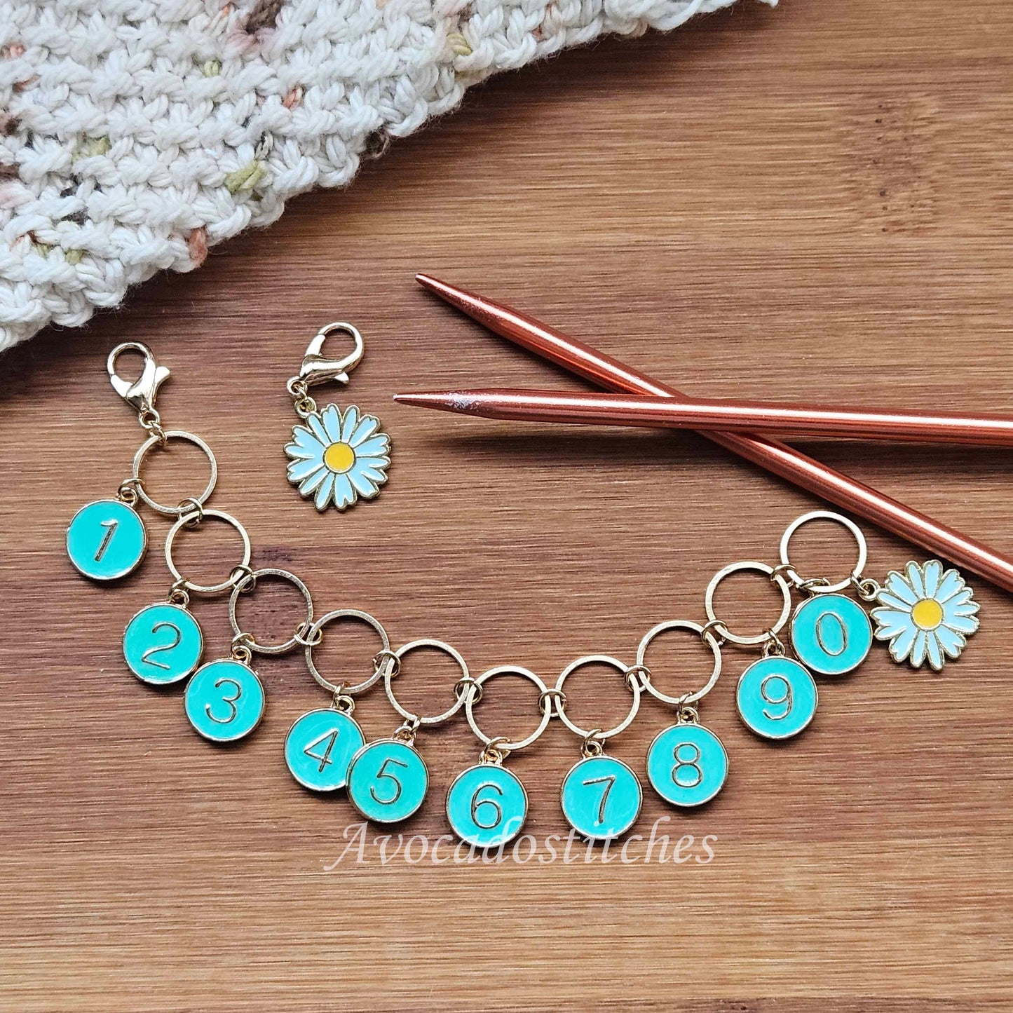 TURQUOISE BLUE Daisy Progress Keeper Chain / Numbered Stitch Markers Chain / Row Counter Chain / Knitting Stitch Markers / Notions