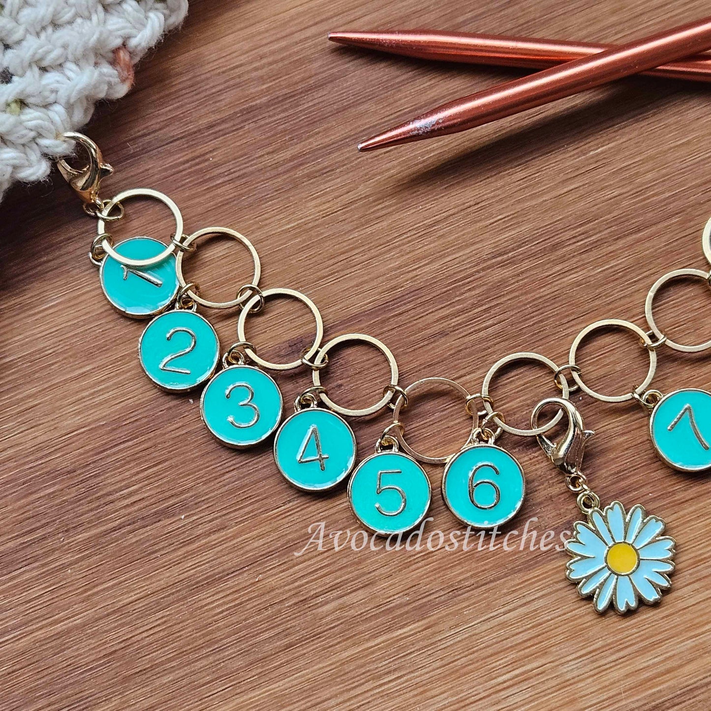 TURQUOISE BLUE Daisy Progress Keeper Chain / Numbered Stitch Markers Chain / Row Counter Chain / Knitting Stitch Markers / Notions