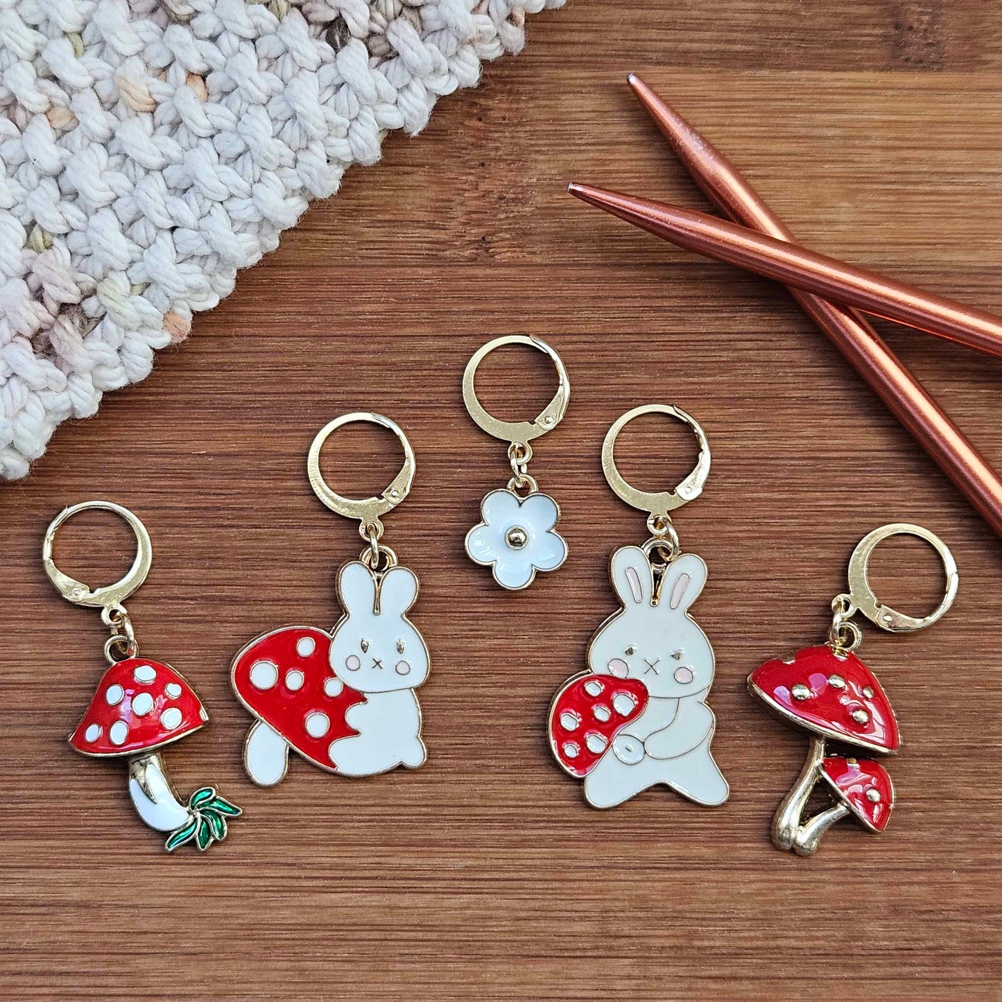 BUNNIES - 5 pieces / Knitting Crochet Stitch Markers / Notions