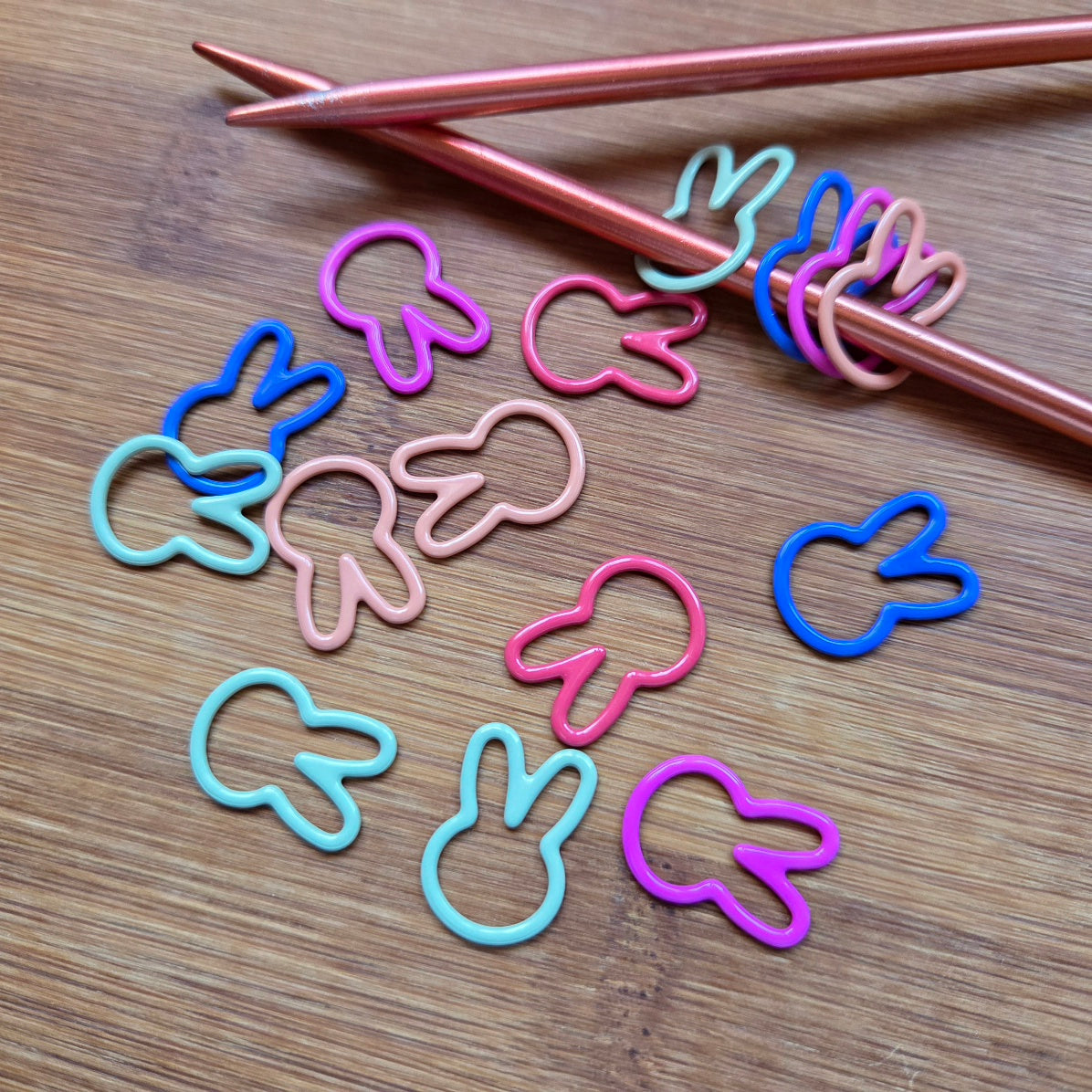 BUNNIES Stitch Markers / 8 pcs / Snag Free Stitch Markers / Knitting Stitch Markers / Notions