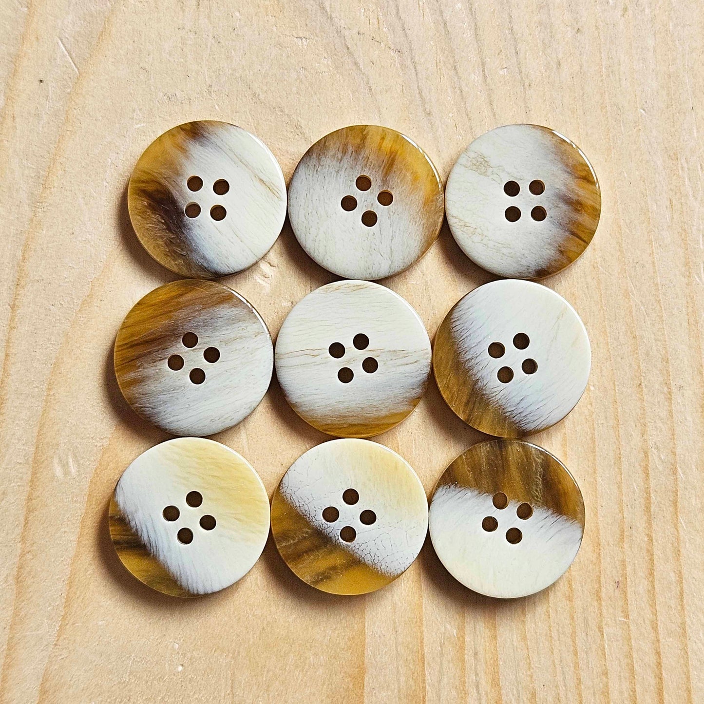 CARAMEL LATTE / 18mm - 6 buttons / Resin Buttons / Sewing Buttons