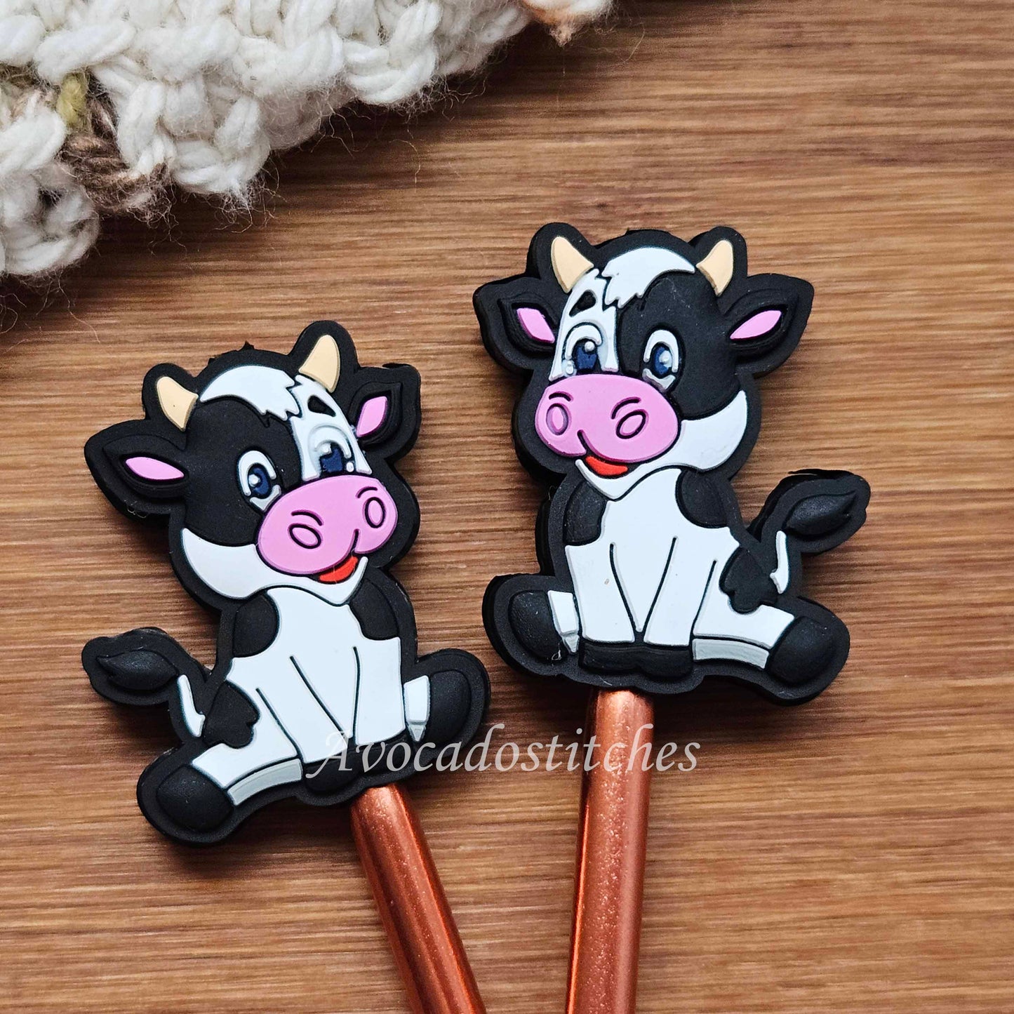 CARTOON COW Stitch Stoppers / 2 pieces / Knitting Needle Stoppers / Point Protection / Notions