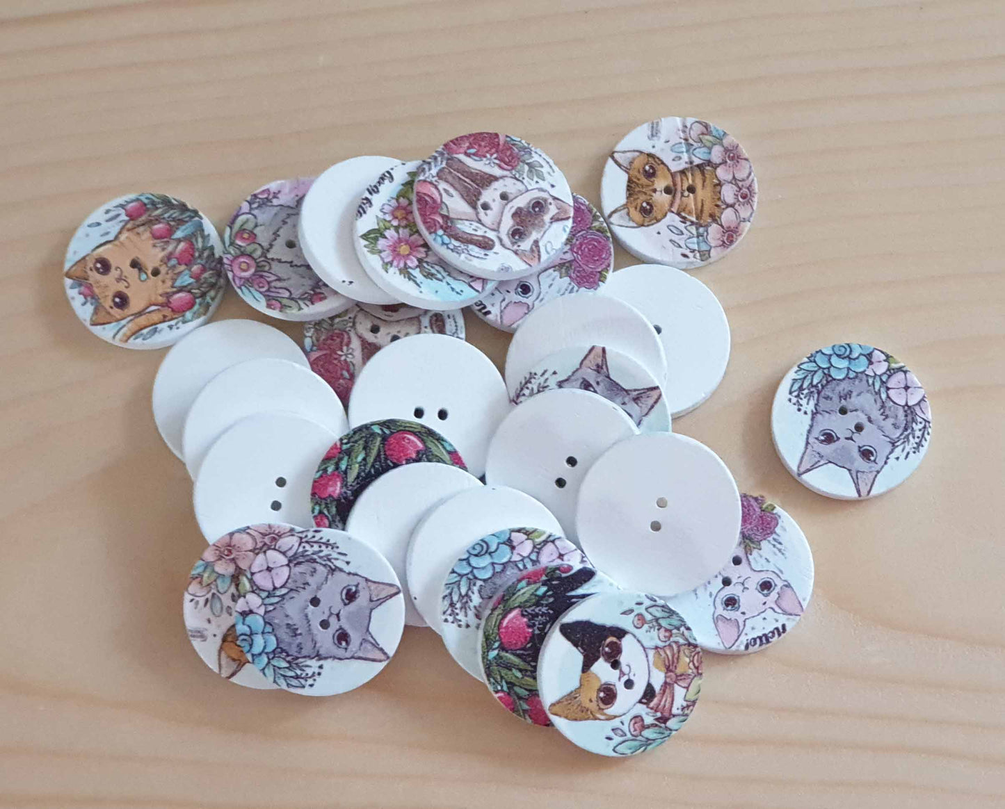CAT & FLOWERS / Wooden Buttons / 20-25mm (Set of 8)