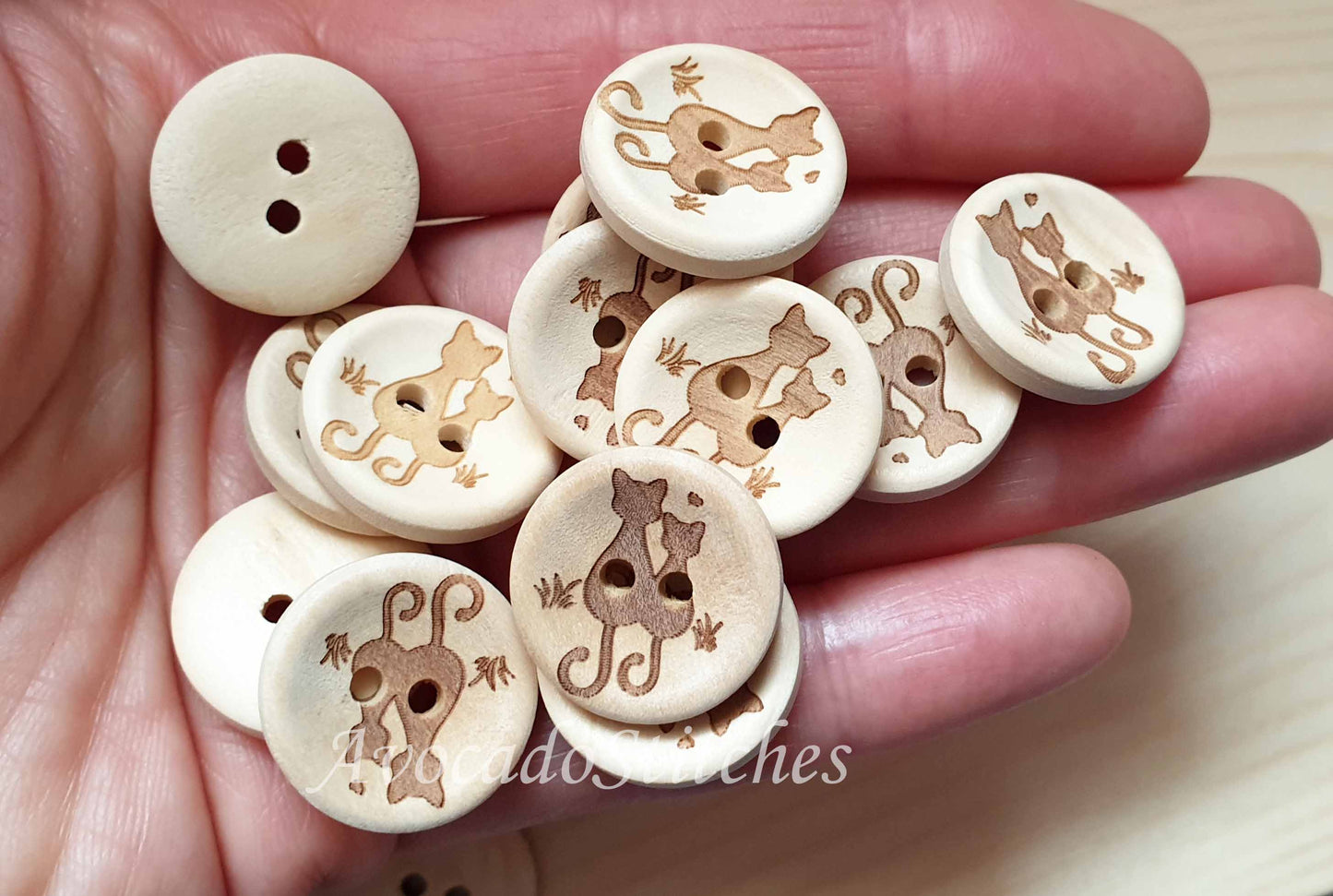 AvoDesigns CAT LOVERS / 15-25mm - 6 buttons / Wooden Buttons / Unvarnished / Sewing Buttons