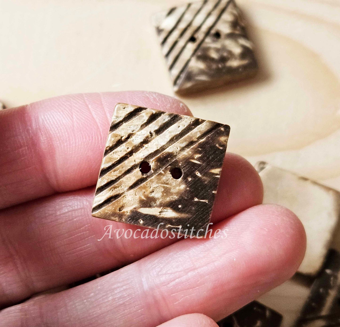 COCO ABORIGINAL ART / 20*20mm / Set of 4 buttons / Coconut Buttons / Sewing Buttons