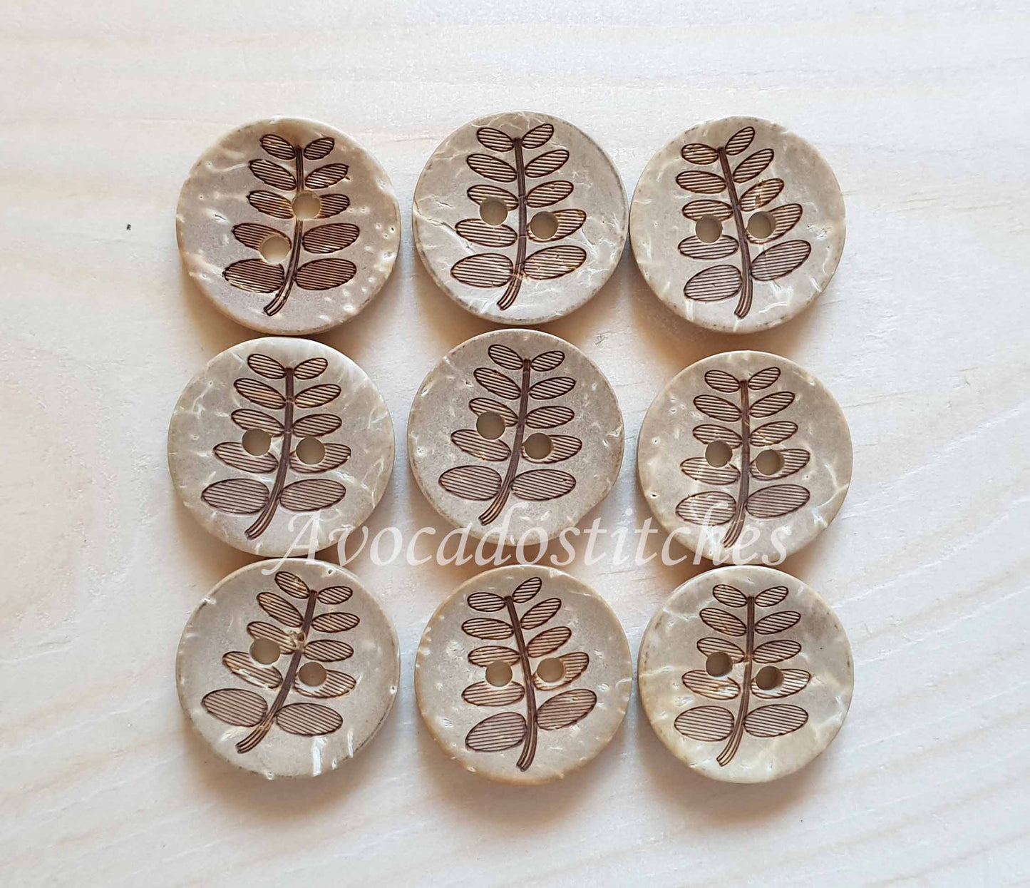 COCO BUTTON FERN / 11-18mm / Coconut Buttons / Sewing Buttons