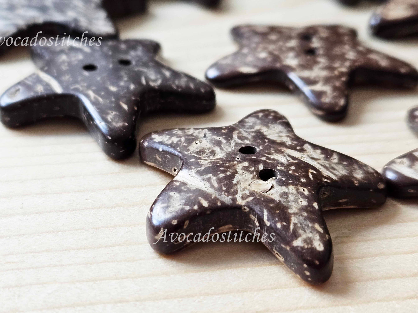 COCO STAR / 37mm / Set of 4 buttons / Coconut Buttons / Sewing Buttons