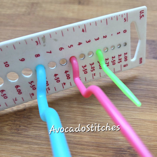 CABLE NEEDLES - 3 pieces / Stitch Holders / Plastic Cable Needles / Knitting Accessories (Set 2)