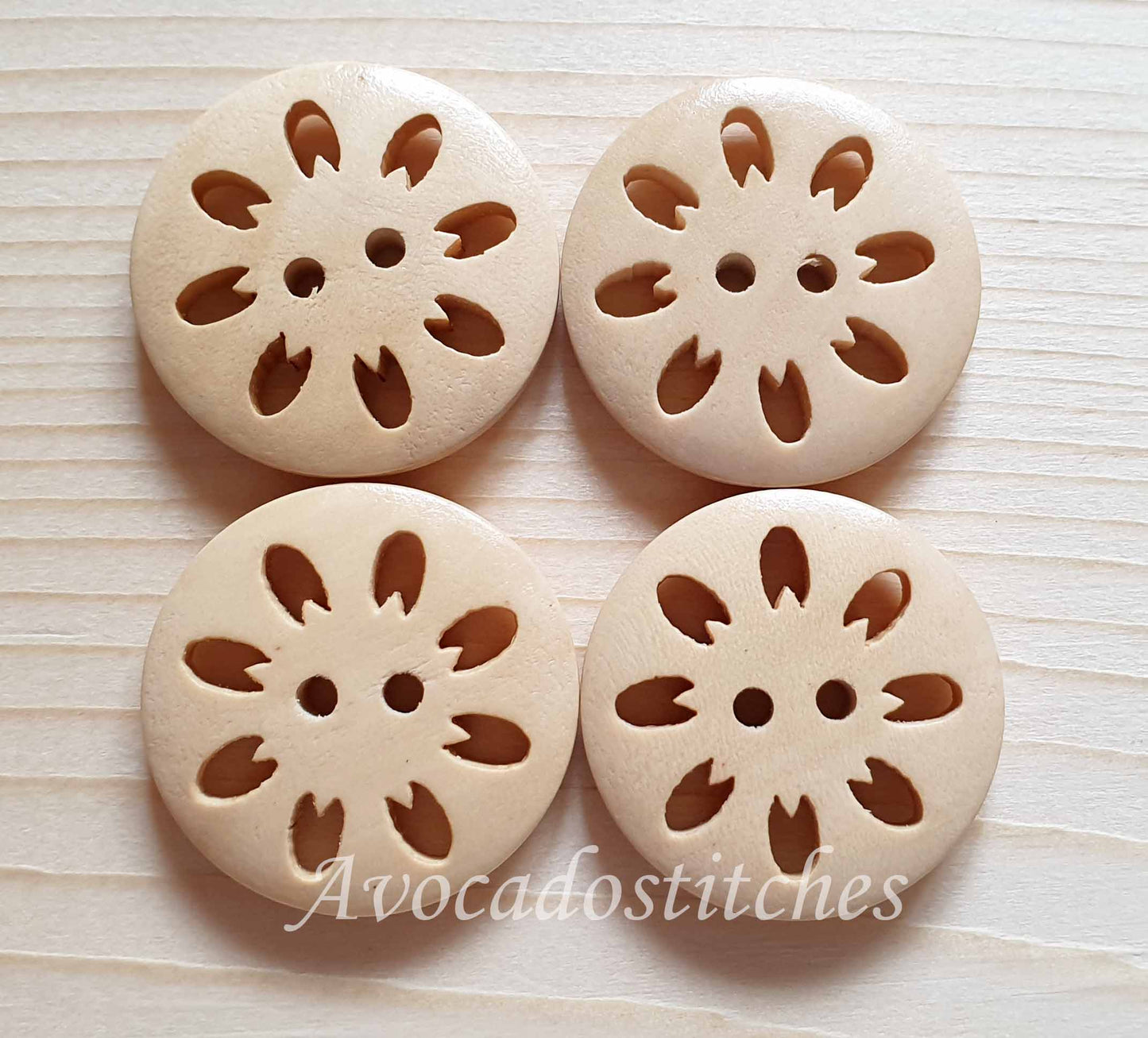 CARNATION BEIGE CREAM / 25mm / Wooden Filigree Buttons / Sewing Buttons