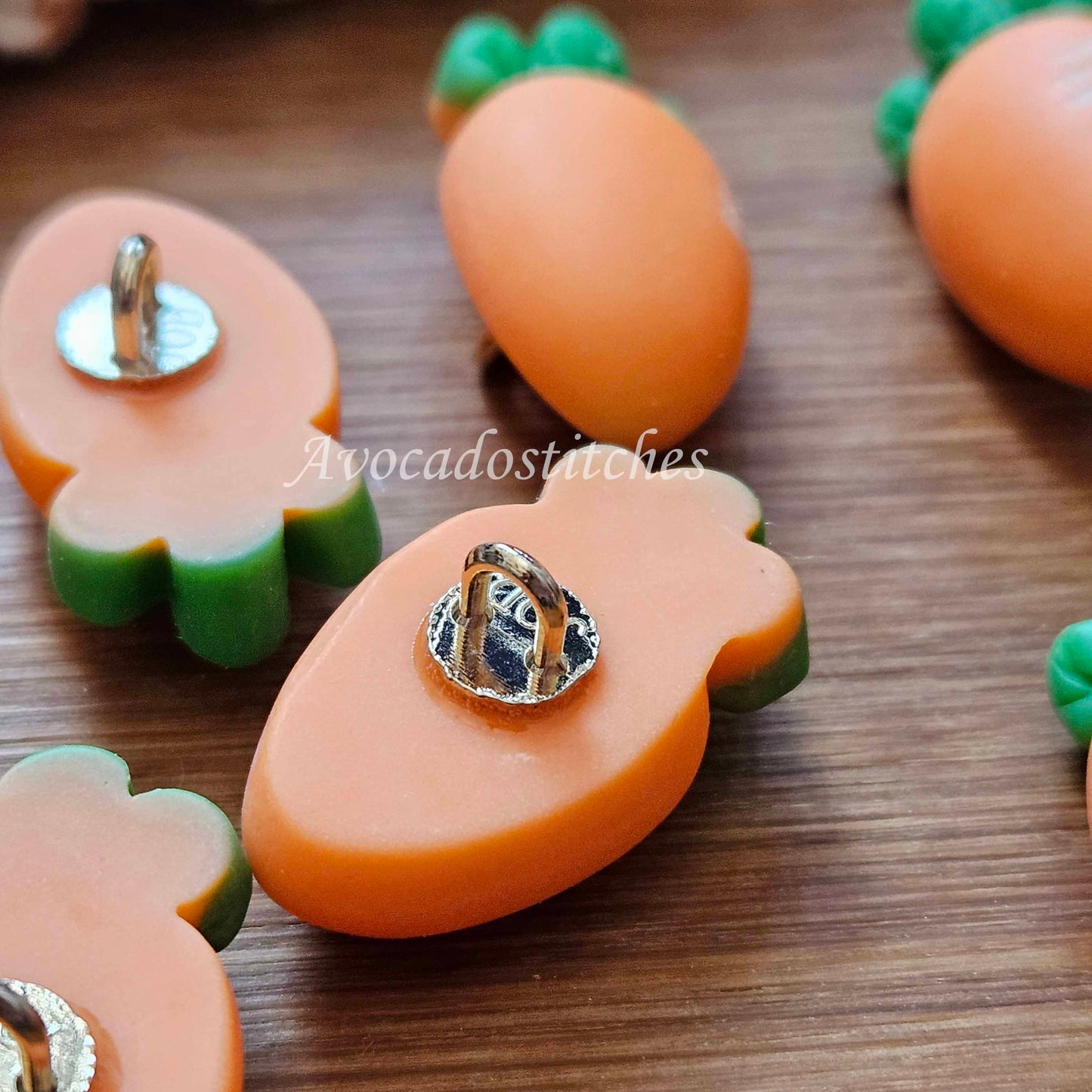 CARROT - 25*15mm / 4 buttons / Resin Shank Buttons / Sewing Buttons