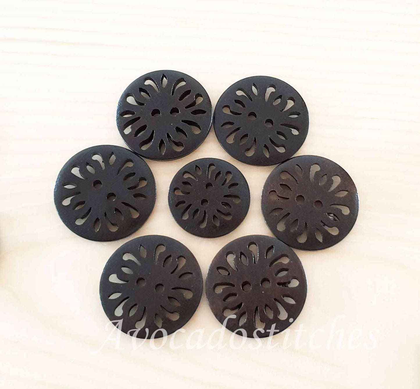 COMMON DAISY DARK BROWN / 25-30mm / Wooden Filigree Buttons / Sewing Buttons