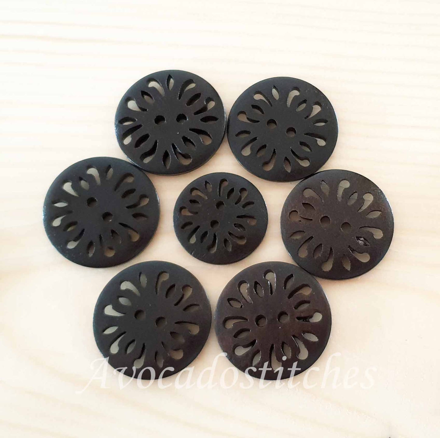 COMMON DAISY DARK BROWN / 25-30mm / Wooden Filigree Buttons / Sewing Buttons