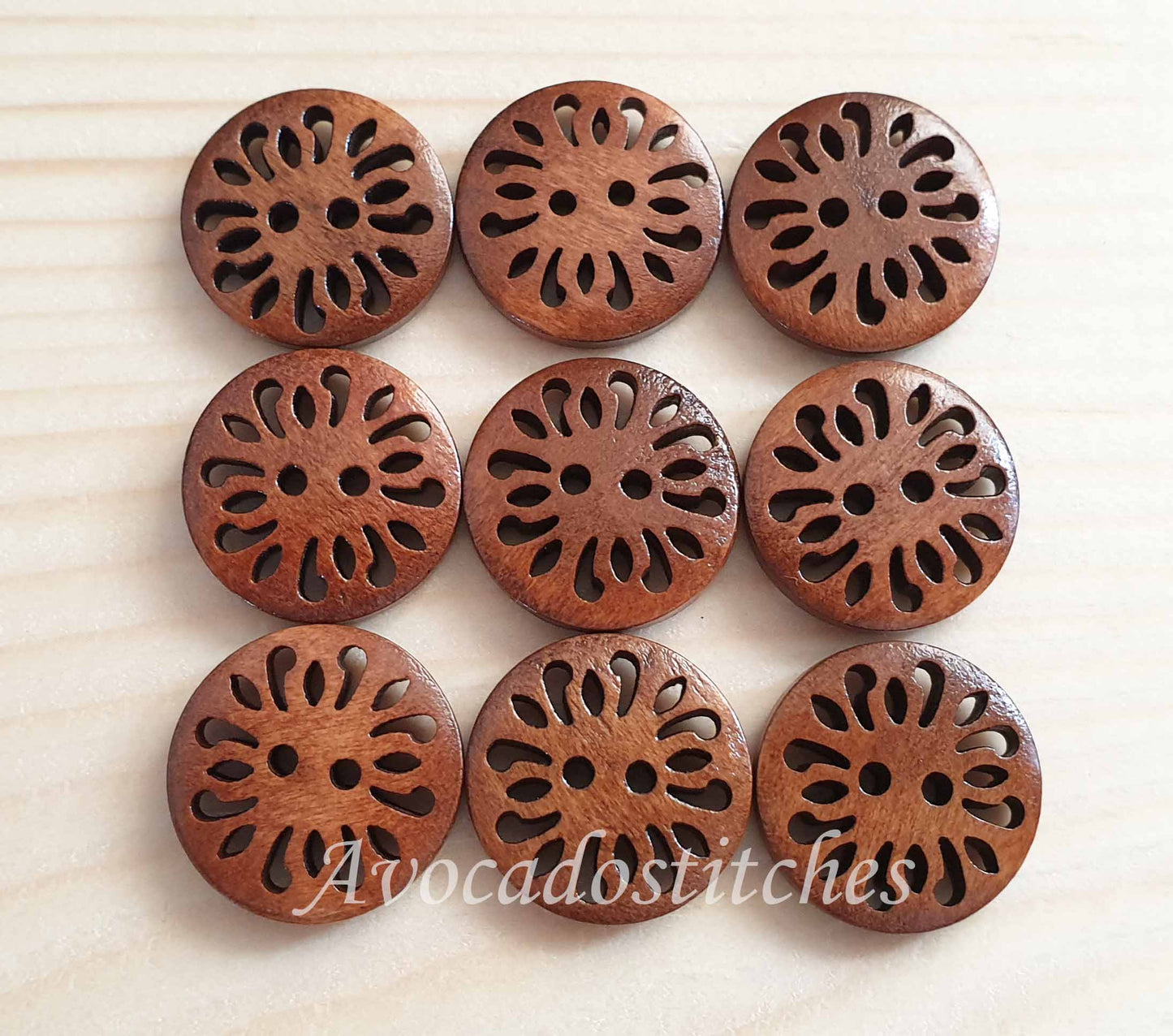 COMMON DAISY / 20mm - 6 buttons / Wooden Filigree Buttons / Sewing Buttons