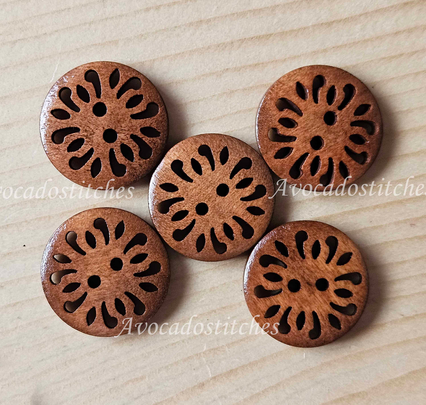 COMMON DAISY / 20mm - 6 buttons / Wooden Filigree Buttons / Sewing Buttons