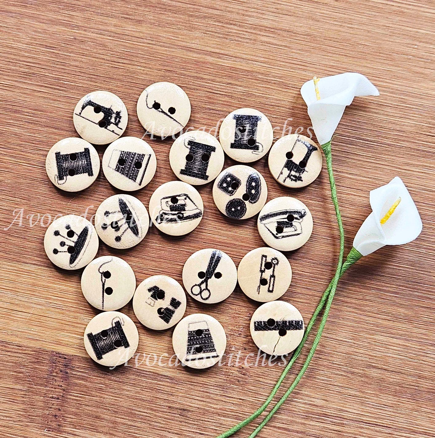 CRAFTING / 15mm - 8 buttons / Wooden Buttons / Sewing Buttons