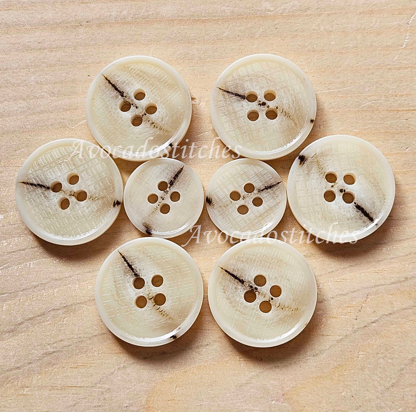 DIRTY WHITE CHOCOLATE / 15-20mm - 6 buttons / Resin Buttons / Sewing Buttons