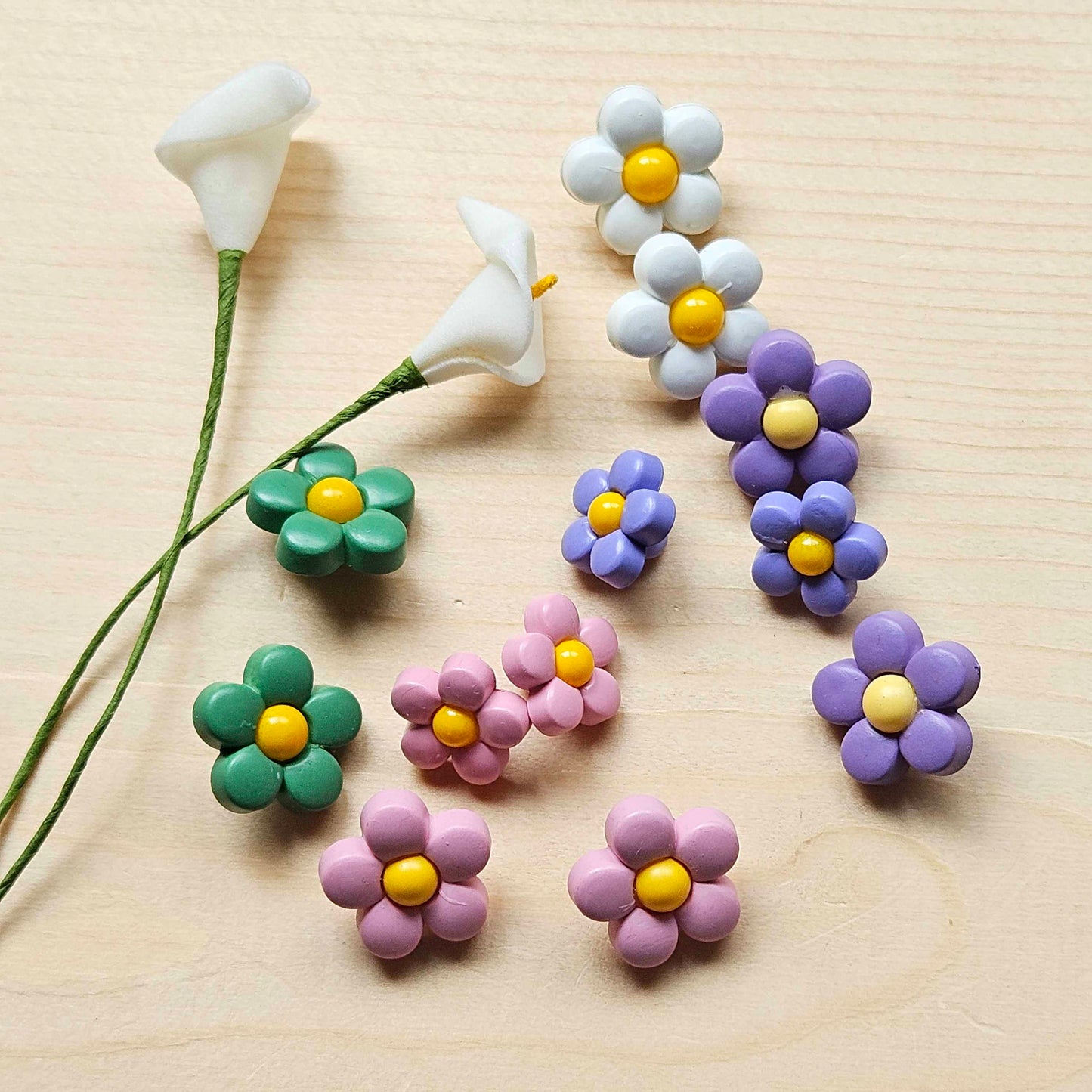 DAISY / 15*15mm - 18*18mm / 4 buttons / Resin Shank Buttons / Sewing Buttons