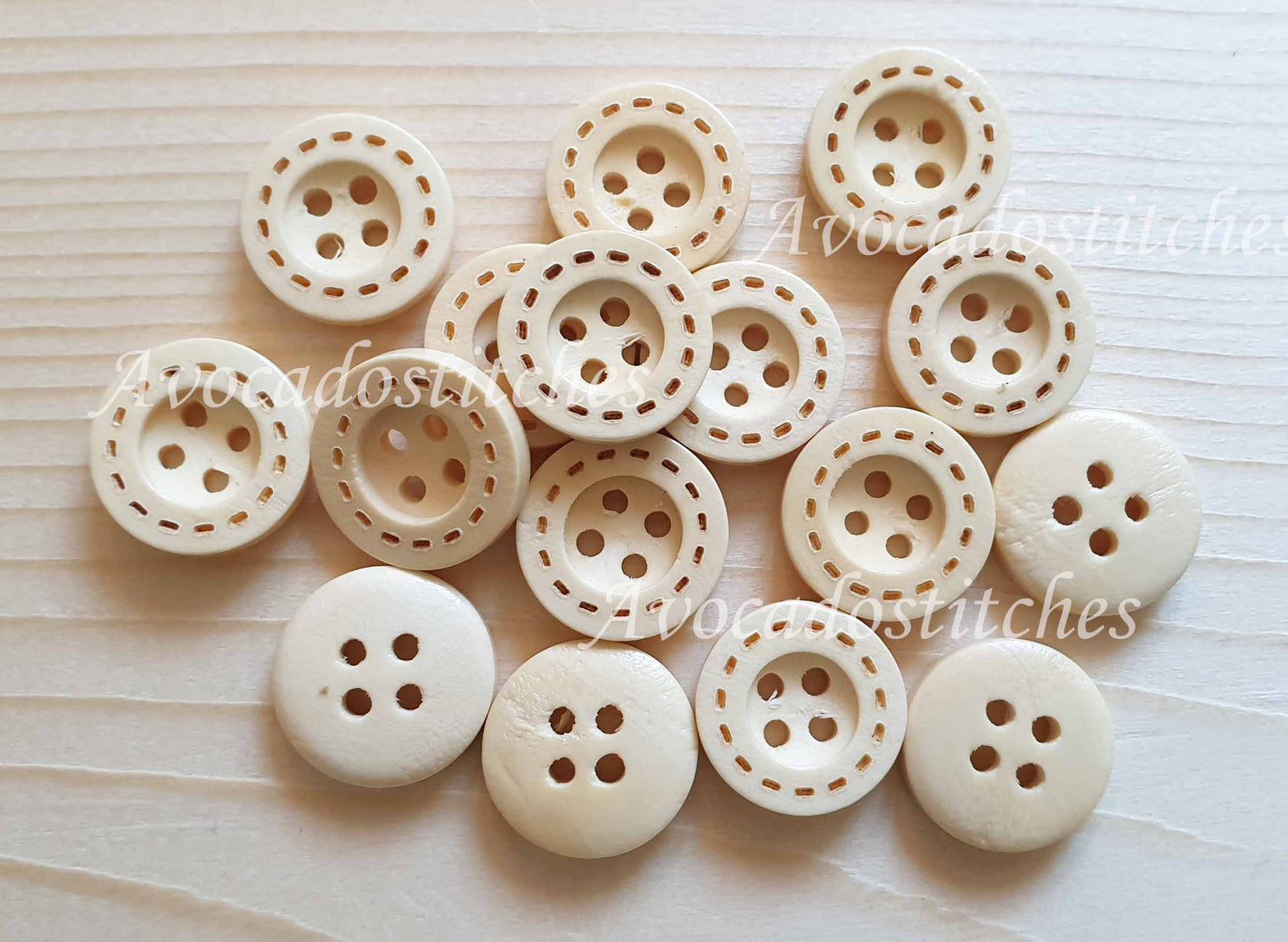 DASH 4-HOLE Beige Off-white / 12.5-20mm / Set of 8 buttons / Wooden Buttons / Sewing Buttons