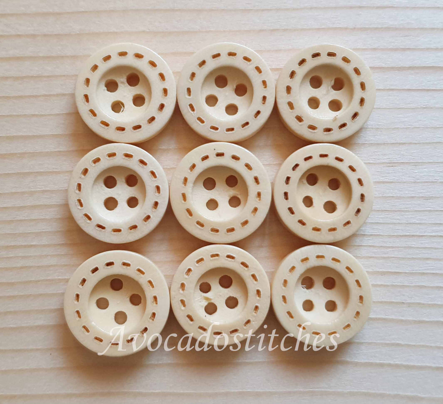 DASH 4-HOLE Beige Off-white / 12.5-20mm / Set of 8 buttons / Wooden Buttons / Sewing Buttons