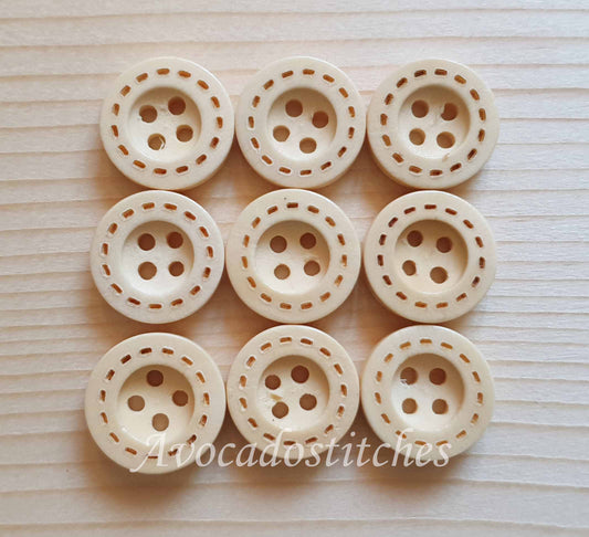 DASH / Beige Cream 4-Hole Wooden Buttons / 12.5-20mm (Set of 8)