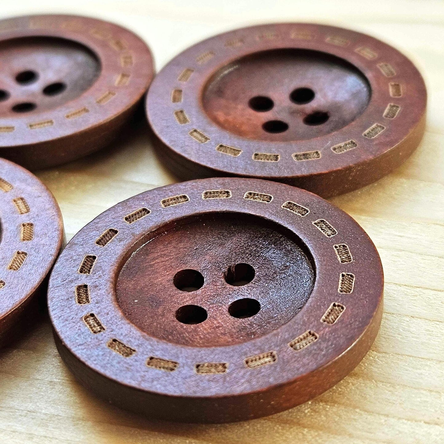 DASH Medium Coffee 4-Hole / 28-30mm / Wooden Buttons / Sewing Buttons