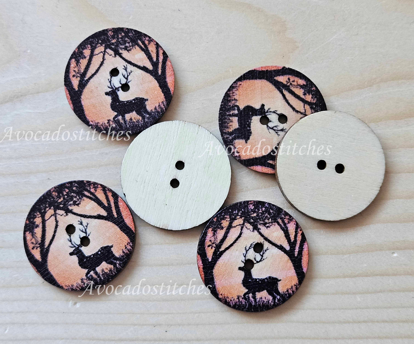 DEER IN WOOD / 25mm - 8 buttons / Wooden Buttons / Sewing Buttons