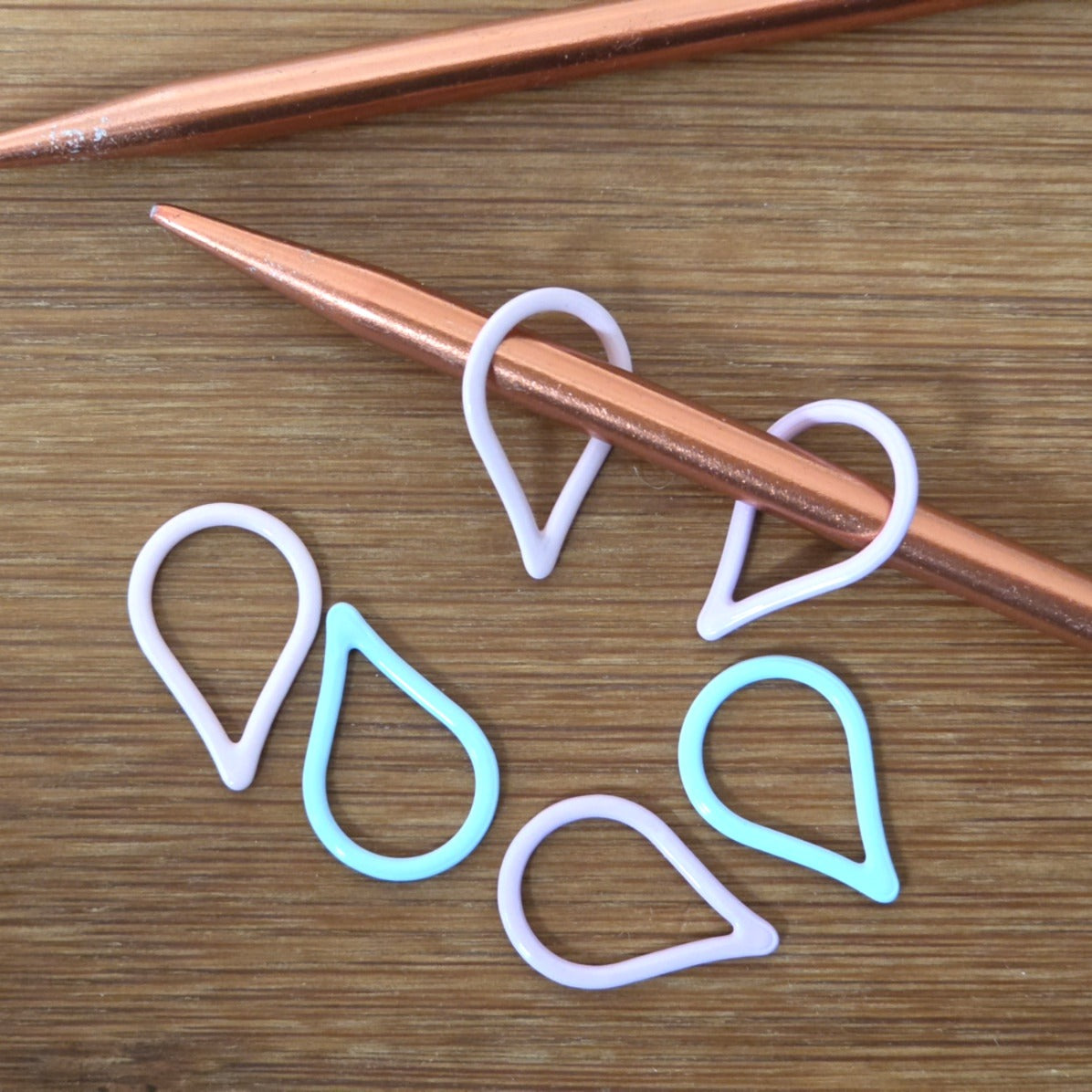 DRIZZLE Stitch Markers / 8 pcs / Snag Free / Knitting Crochet Notions