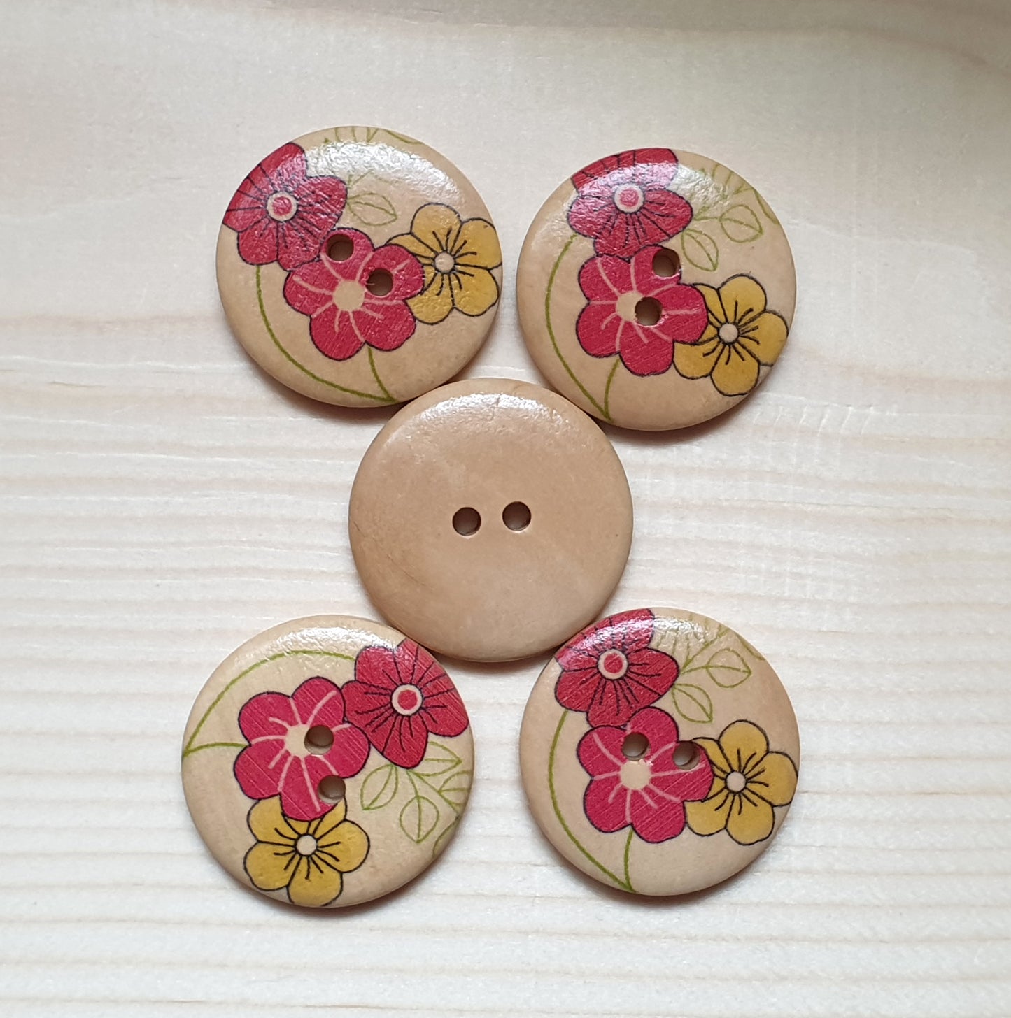 FLORAL TRIO / 30mm / Set of 5 buttons / Wooden Buttons / Sewing Buttons