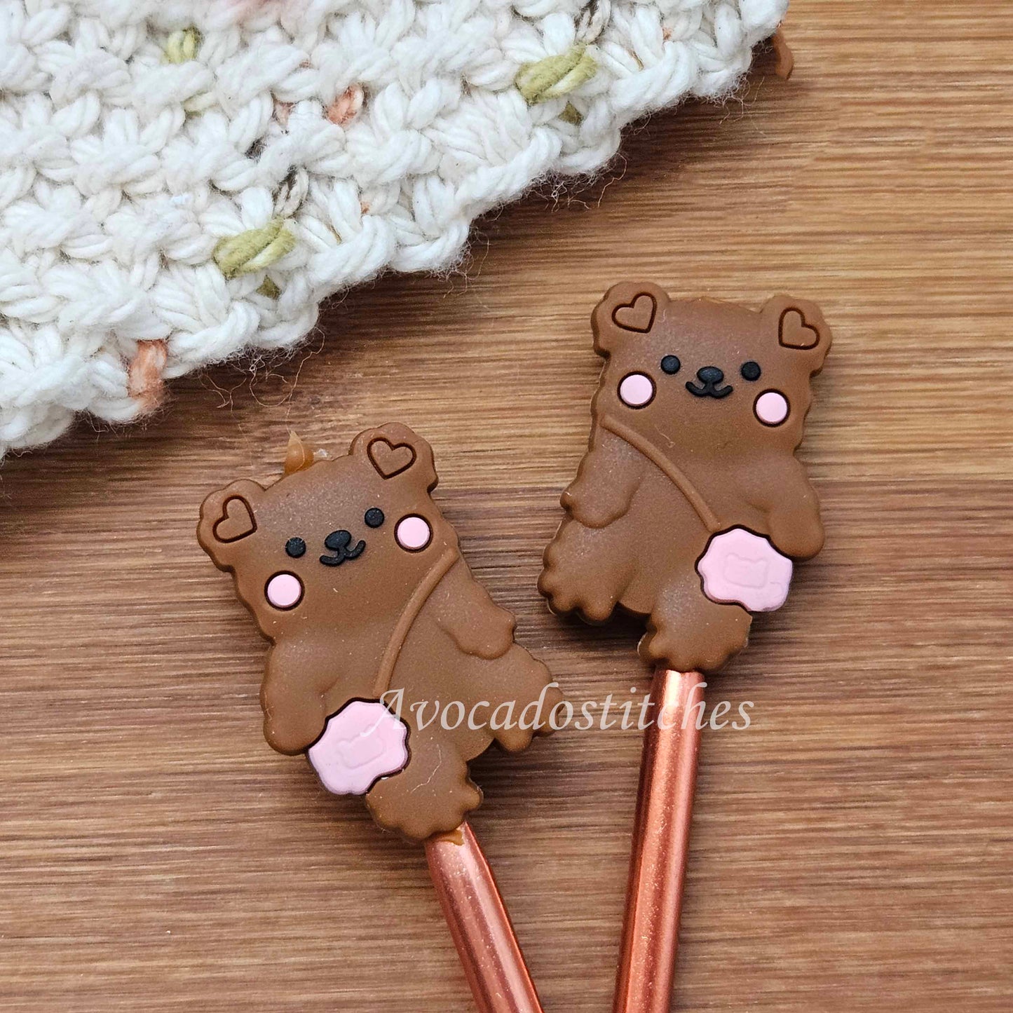 FLUFFY BEAR Stitch Stoppers / 2 pieces / Knitting Needle Stoppers / Point Protection / Notions