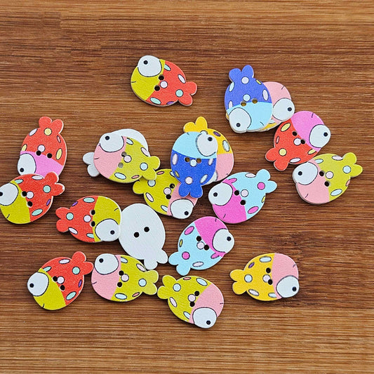 Clearance // FISH / 8 buttons / Wooden Buttons / Sewing Buttons