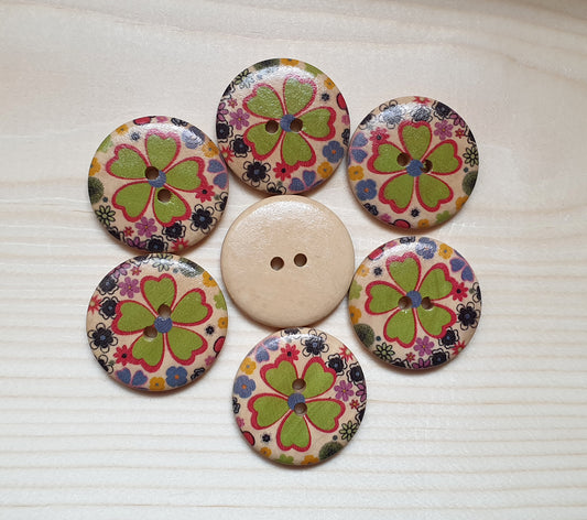 GREEN DAISY / 30mm - 4 buttons / Wooden Buttons / Sewing Buttons
