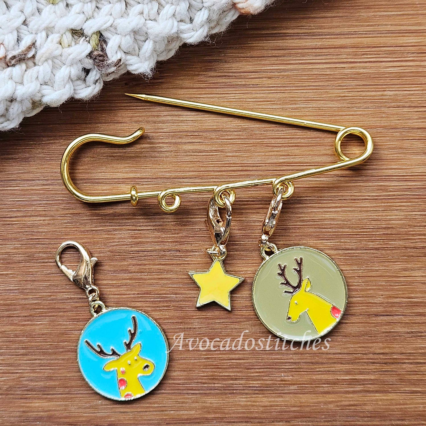 GOLDEN FAWN – Stitch Marker and Holder Set / Set of 4 / Shawl Scarf Pin Brooch / Knitting Crochet Notion