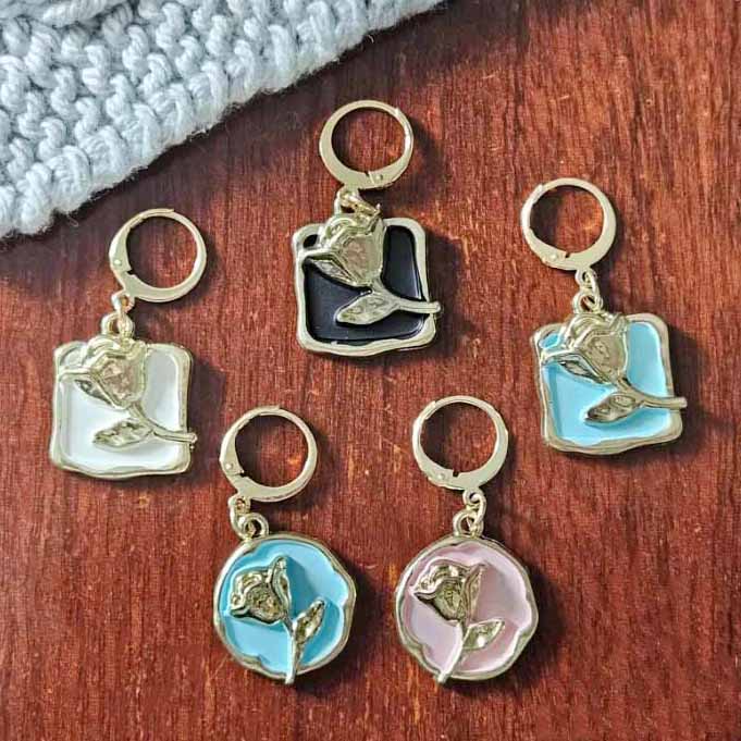 GOLDEN ROSES / 5 pieces / Crochet Stitch Markers / Notions