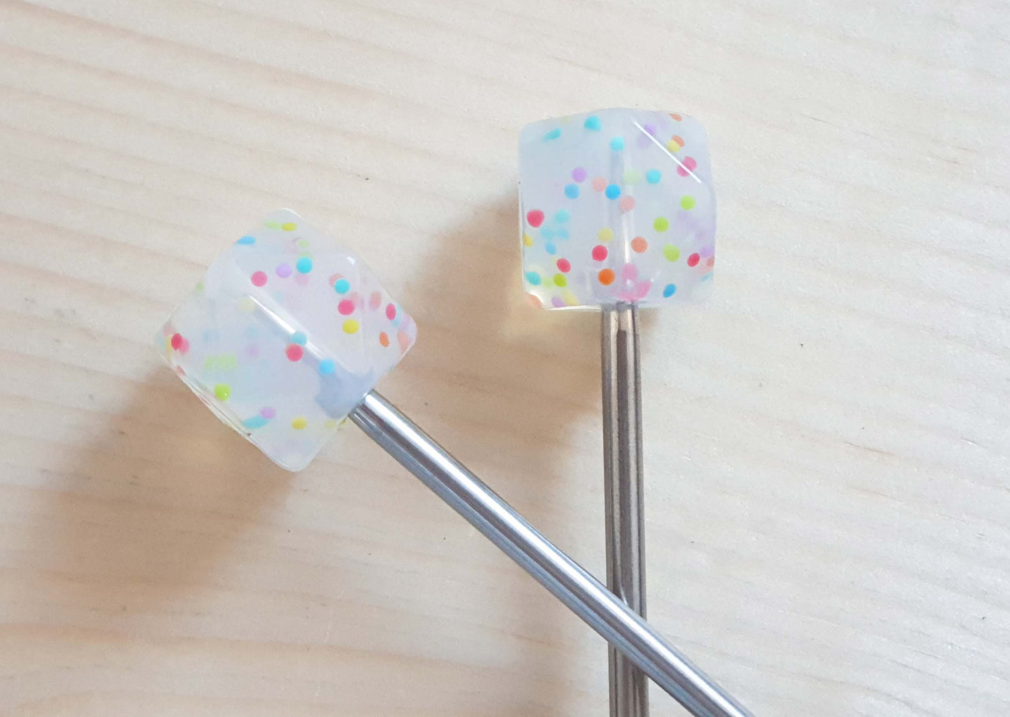 HEXAGONAL CONFETTI Stitch Stoppers / 2 pcs / Knitting Needle Stoppers / Point Protection / Notions