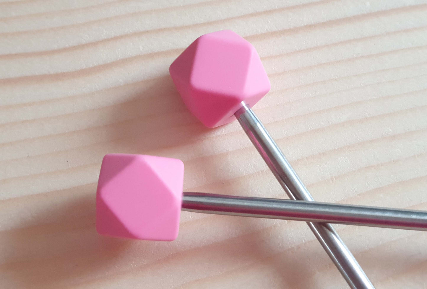 MINI HEXAGONS STITCH STOPPERS / 4 pcs / Knitting Needle Stoppers / Point Protection / Notions